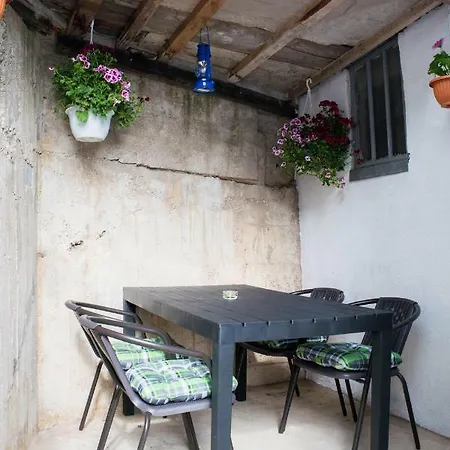 Kata Apartment *