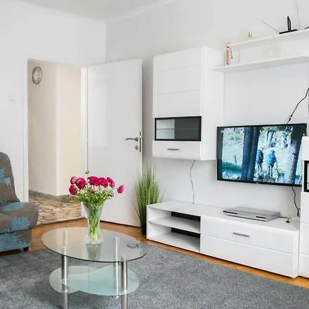 Kata Apartment *