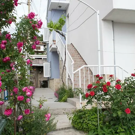 Kata Apartment *